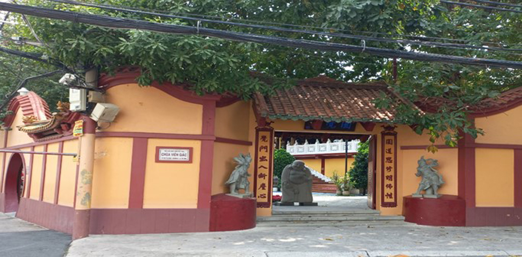 Hệ Thống Hồ cá Koi cảnh quan tại một cổ tự ở TPHCM