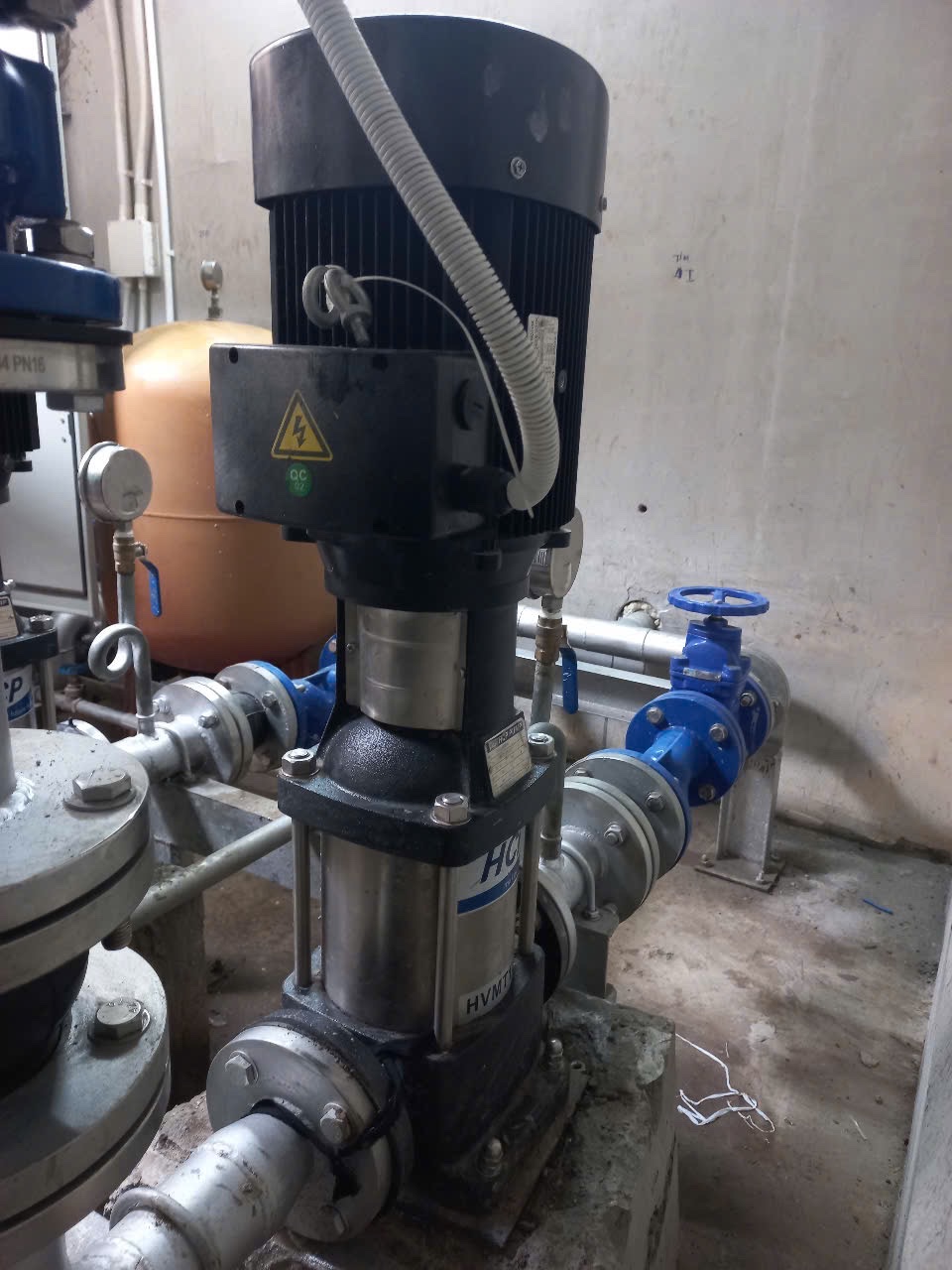 HỆ THỐNG XỬ LÝ NƯỚC THẢI – BƠM TĂNG ÁP CHO KHU NHÀ Ở TẠI QUẬN 9